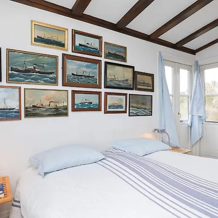 Seaside Serenity - By Traum Skagen