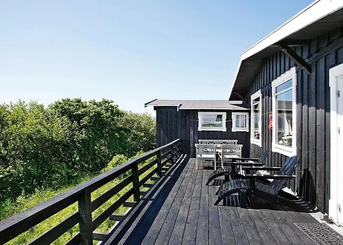 Seaside Serenity - By Traum Skagen